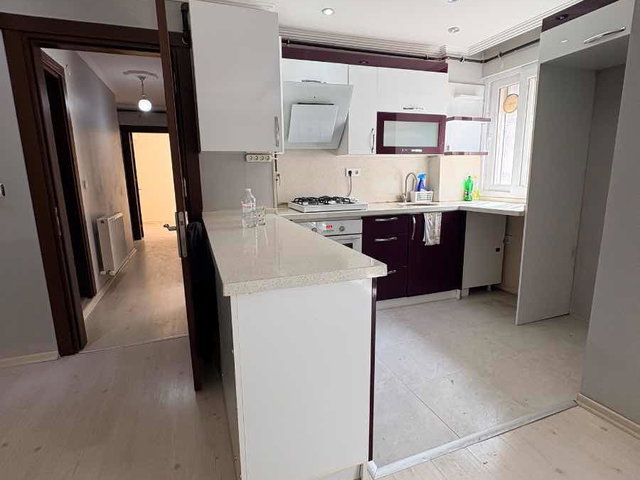 MURADİYE'NİN MERKEZİNDE, HER İHTİYACINIZA YAKIN CAM BALKONLU 2+1 KİRALIK DAİRE