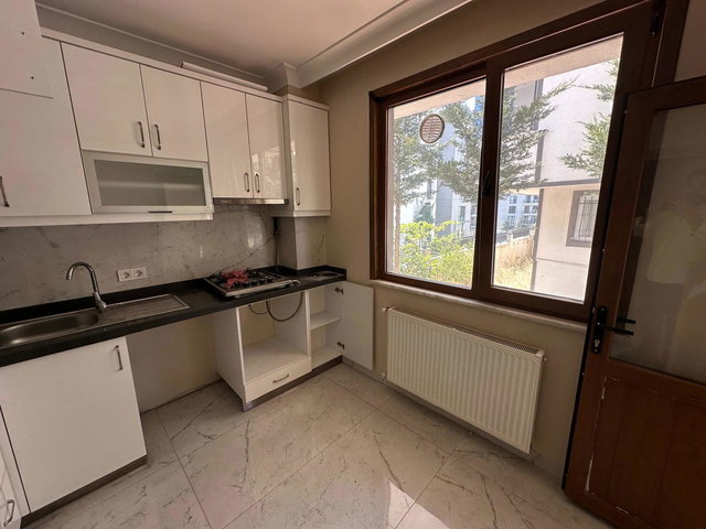 SANCAKTEPE ABDURRAHMANGAZI'DE KIRALIK 2+1 TERS DUBLEKS DAIRE