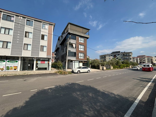 ÇİFTLİKKÖY M.AKİF'TE CADDE ÜSTÜ SATILIK 3+1