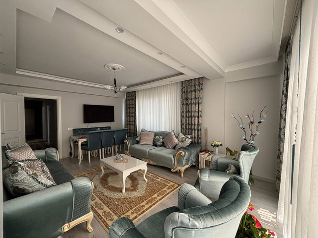 ÇİFTLİKKÖY M.AKİF'TE CADDE ÜSTÜ SATILIK 3+1