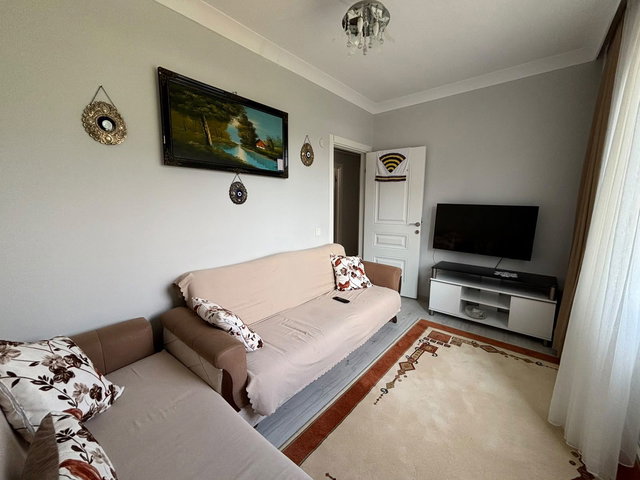 ÇİFTLİKKÖY M.AKİF'TE CADDE ÜSTÜ SATILIK 3+1