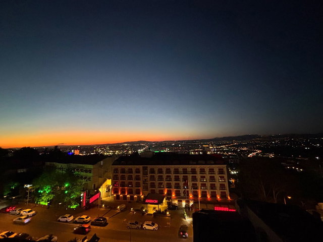 REMAX BEYAZ | ÇEKIRGE’DE PANORAMIK MANZARALI FERAH VE AYDINLIK 3+1 DAIRE