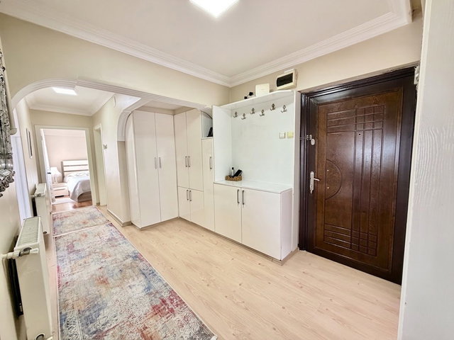 REMAX BEYAZ | ÇEKIRGE’DE PANORAMIK MANZARALI FERAH VE AYDINLIK 3+1 DAIRE