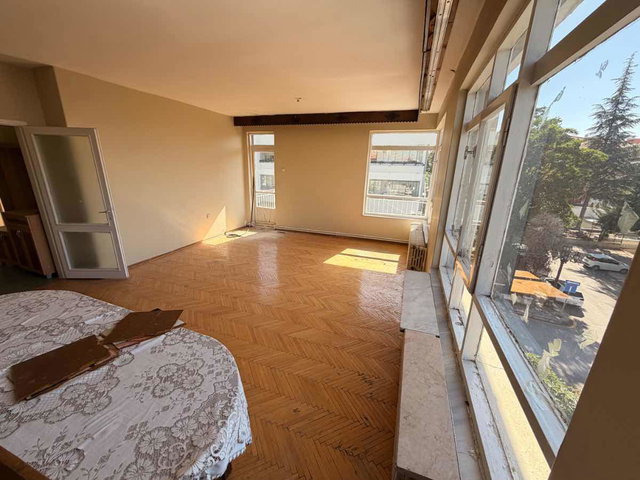 ÇANKAYA UĞURMUMCU SOK.’TA 3+1 SATILIK DAİRE