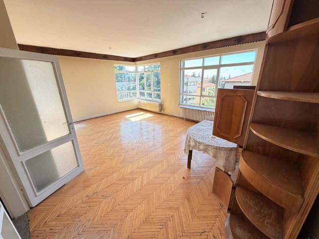 ÇANKAYA UĞURMUMCU SOK.’TA 3+1 SATILIK DAİRE
