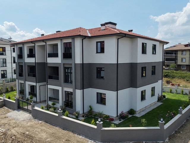 ARİFİYE NEVİYEDE 2+1 BALKONLU 94 M2 YÜKSEK GİRİŞ SIFIR DAİRE
