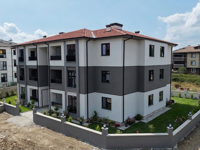 ARİFİYE NEVİYEDE 2+1 BALKONLU 94 M2 YÜKSEK GİRİŞ SIFIR DAİRE
