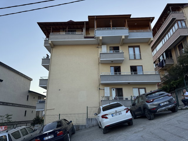 İZMİT YEŞİLOVA BOĞAZOVA CADDESİ HASTANE KARŞISINDA 2+1 DUBLEKS