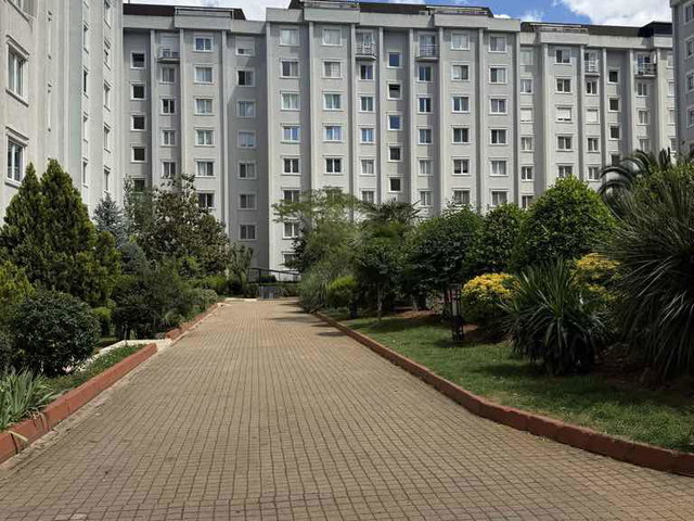 SANCAKTEPE’DE SİTE İÇİNDE 5+1 | 185 M² NET | 3 BANYOLU, BALKONLU, BOŞ KİRALIK DAİRE