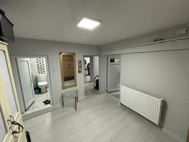 ACIBADEM CADDE VE METRO YAKINI SATILIK BAHÇEKATI DAİRE KİRACISIZ