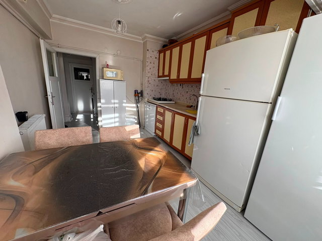SİNCAN İSTASYON MAHALLESİNDE MERKEZİ KONUMDA FIRSAT 3+1 DAİRE