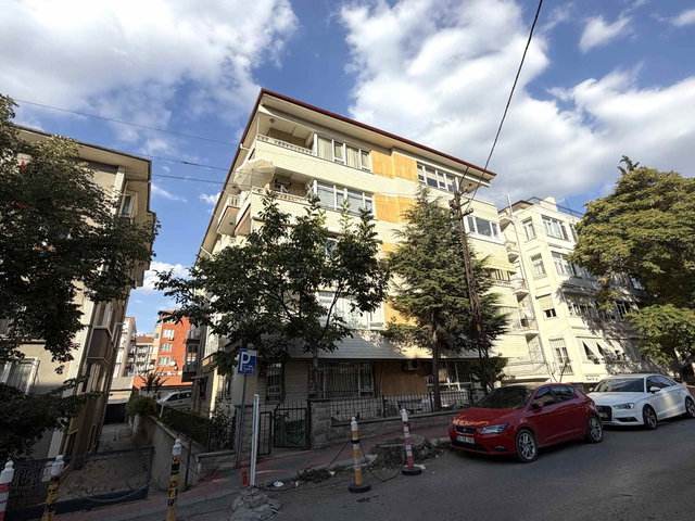 KENNEDY CADDESİ- SIFIR YAPILI, KAPALI VE AÇIK OTOPARKLI SATILIK ARAKAT 3+1 DAİRE