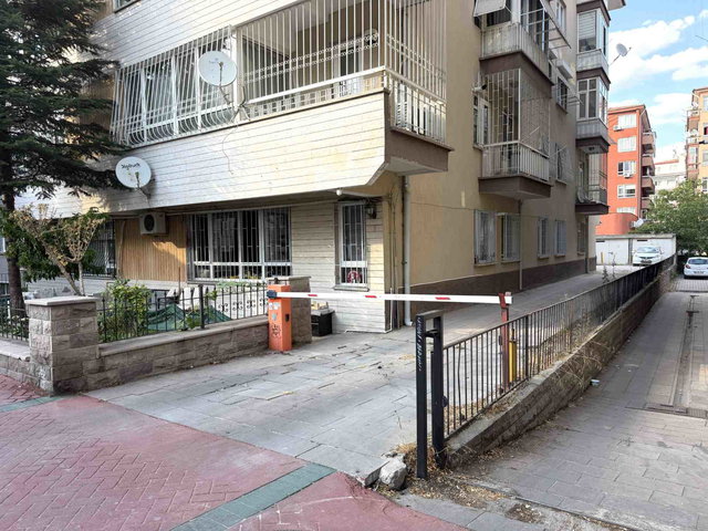 KENNEDY CADDESİ- SIFIR YAPILI, KAPALI VE AÇIK OTOPARKLI SATILIK ARAKAT 3+1 DAİRE