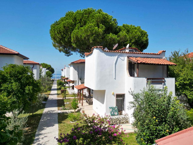 AYVALIK ALTINOVA  DENIZE SIFIR DOĞAKENT SITESINDE SATILIK 3+1 VILLA