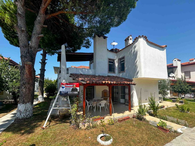 AYVALIK ALTINOVA  DENIZE SIFIR DOĞAKENT SITESINDE SATILIK 3+1 VILLA