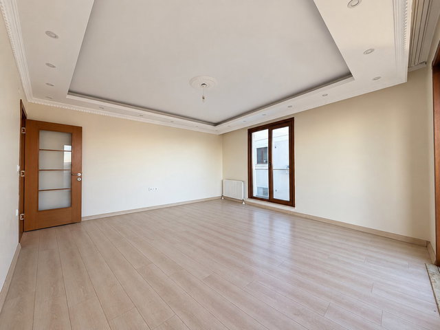 BAĞLARBAŞI’NDA PANORAMİK DENİZ MANZARALI ASANSÖRLÜ 2+1 ARAKAT