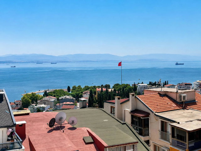 MİLLET BAHÇESİ YANI DENİZ MANZARALI K.OTOPARKLI 4+1 LÜKS DUBLEKS