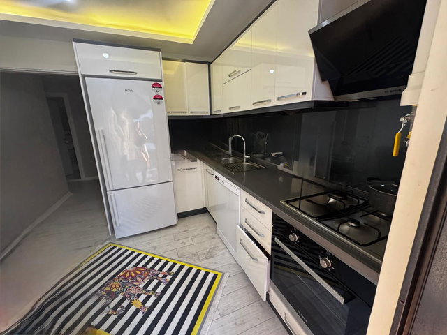ALTINKUM'DA HAVUZLU SİTEDE KİRALIK 2+1 DAİRE