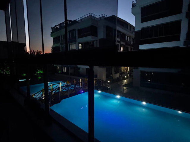 ALTINKUM'DA HAVUZLU SİTEDE KİRALIK 2+1 DAİRE