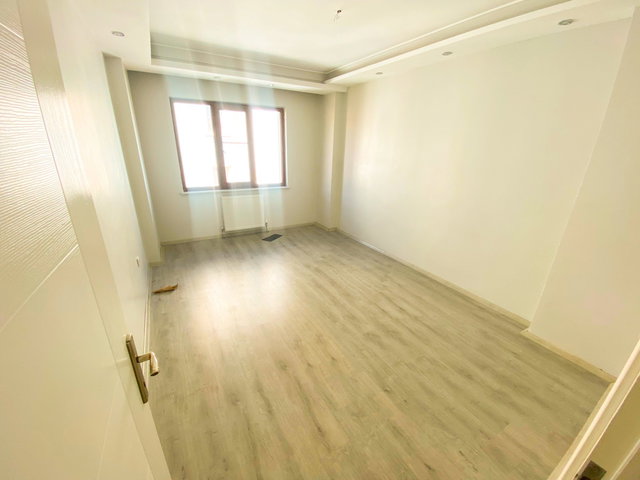 REMAX LAVANDA ANADOLU LİSESİ SOKAĞINDA 2+1 KİRALIK DAİRE!