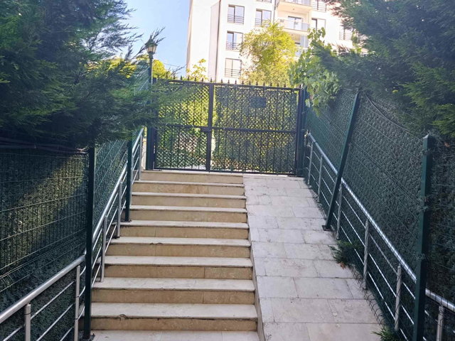 DENİZ MANZARALI LİLYUM 4 SİTESİ'NDE 50 M² ÖZEL BAHÇELİ