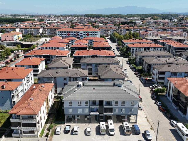 ARIFIYE'DE 103M2 GENIŞ 3+1 ASANSÖRLÜ DAIRE