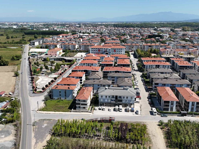 ARIFIYE'DE 103M2 GENIŞ 3+1 ASANSÖRLÜ DAIRE