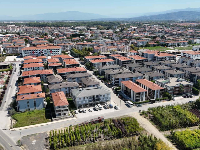 ARIFIYE'DE 103M2 GENIŞ 3+1 ASANSÖRLÜ DAIRE