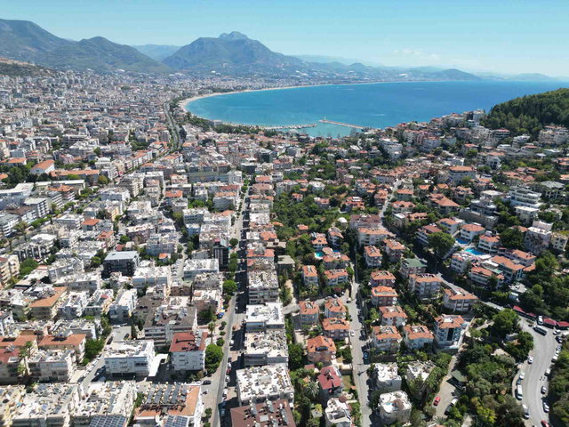 ALANYA SARAY MAHALLESI SATILIK TADILATLI 2+1 AYRI MUTFAKLI DAIRE