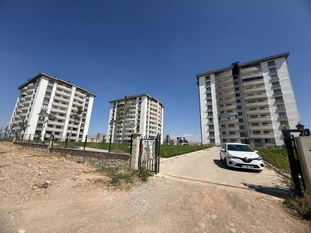 SİNCAN ALCI MAHALLESİ FLORYA PARK SİTESİ KİRALIK 3+1&130M2 1. KAT YAPILI DAİRE (ANKASTRELER DAHİL)