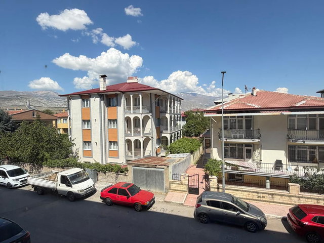 REMAX DEM'DEN ATATÜRK MAH.ANA CADDE DE KİRALIK 1+1 EŞYALI DAİRE