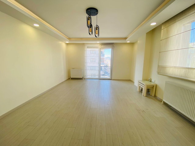 PENDİK GÜZELYALI'DA 3+1 SATILIK ARA KAT LÜKS DAİRE