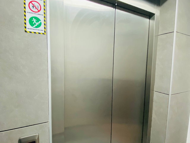 PENDİK GÜZELYALI'DA 3+1 SATILIK ARA KAT LÜKS DAİRE