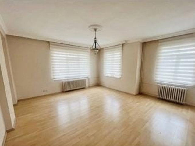 KOCATEPE’DE KIZILAY MERKEZDE GÜNEY-BATI CEPHELİ 3+1 | 140 M² NET | BALKONLU