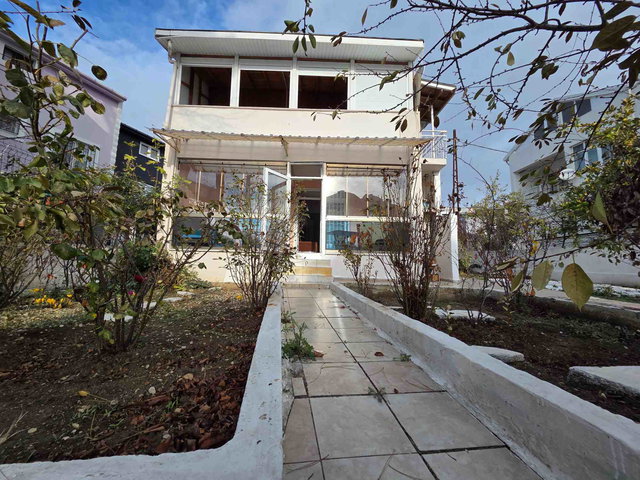 SILIVRI GÜMÜŞYAKA DA DENIZE 50 METRE YAKIN YAZLIK ( DENIZ MANZARALI )
