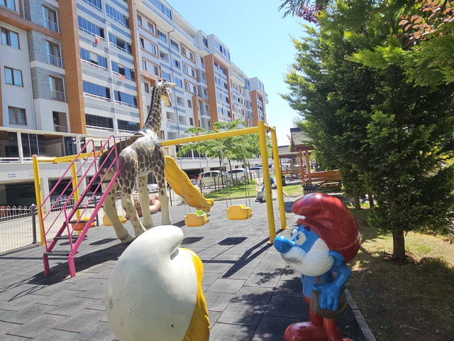 YENIKENT SAFIR KONAKLARINDA DENIZ MANZARALI SATILIK ARA KAT 3+1