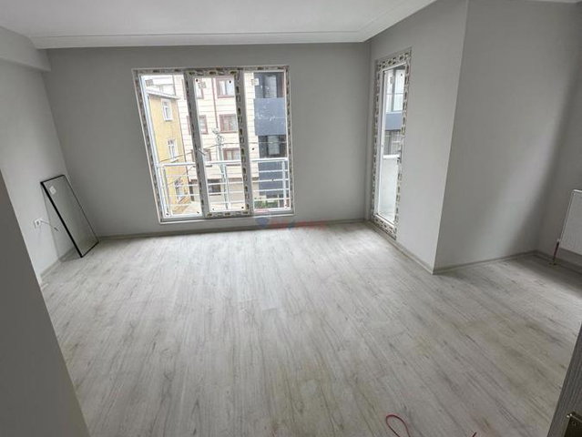 SANCAKTEPE YENİDOĞAN MAH 3+1 YENİ BİNADA ARAKAT  KİRALIK DAİRE