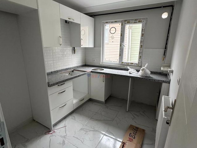 SANCAKTEPE YENİDOĞAN MAH 3+1 YENİ BİNADA ARAKAT  KİRALIK DAİRE