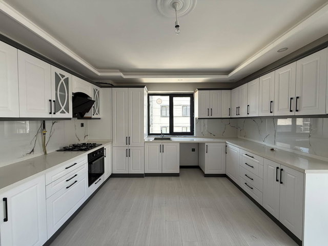 REMAX ARTIS'DEN KOMBINA'DA KIRALIK 3+1 SIFIR DAIRE