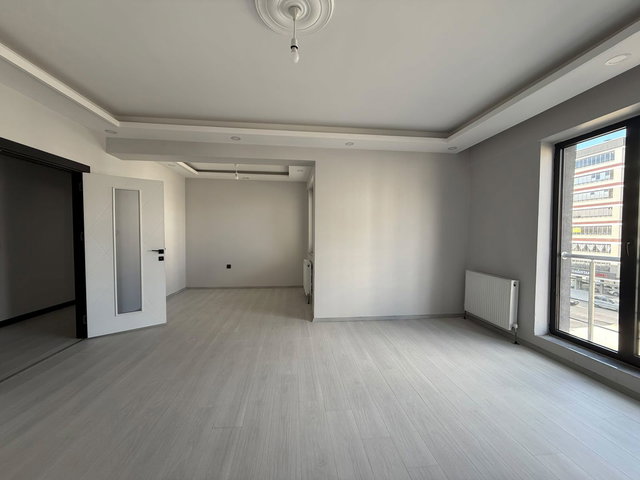 REMAX ARTIS'DEN KOMBINA'DA KIRALIK 3+1 SIFIR DAIRE