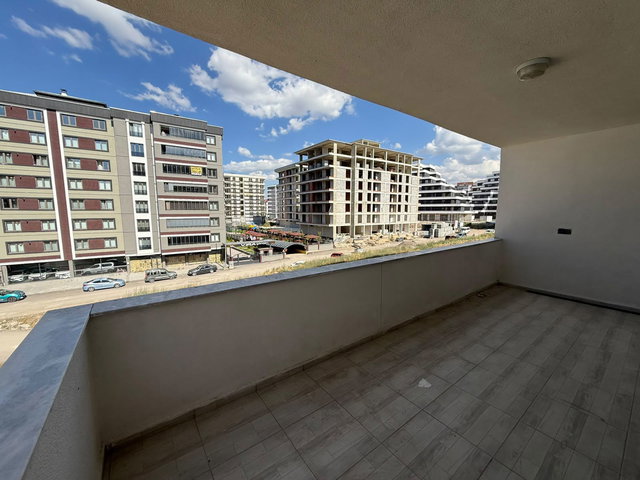 REMAX ARTIS'DEN KOMBINA'DA KIRALIK 3+1 SIFIR DAIRE