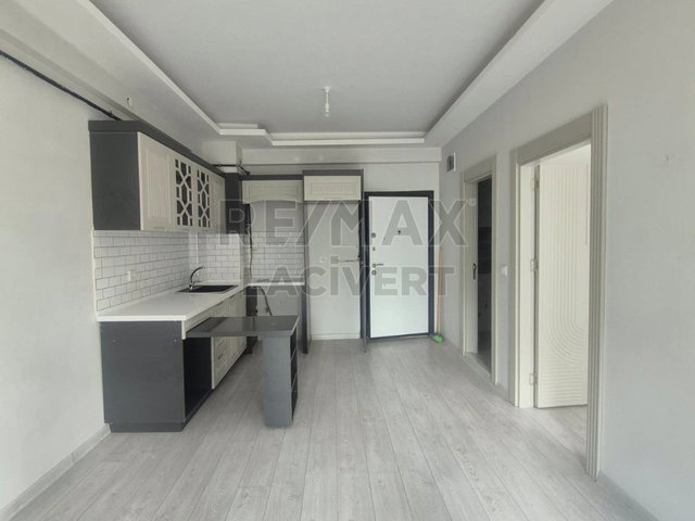 RE/MAX LACİVERT'TEN YILDIZKENT'TE 1+1 KİRALIK DAİRE
