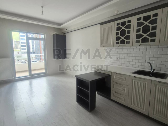 RE/MAX LACİVERT'TEN YILDIZKENT'TE 1+1 KİRALIK DAİRE