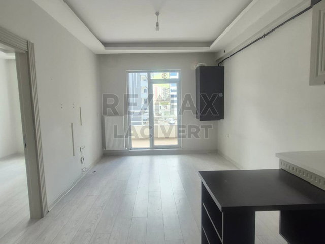 RE/MAX LACİVERT'TEN YILDIZKENT'TE 1+1 KİRALIK DAİRE