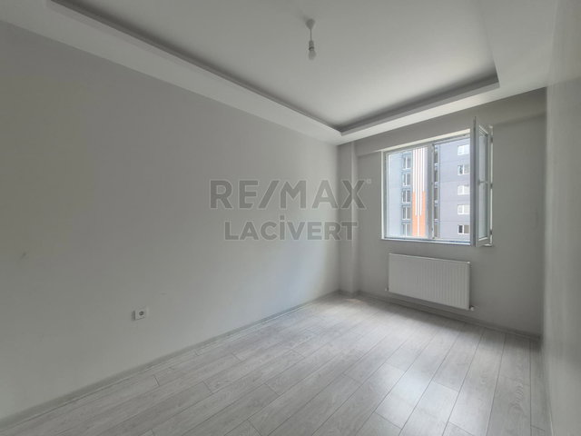 RE/MAX LACİVERT'TEN YILDIZKENT'TE 1+1 KİRALIK DAİRE
