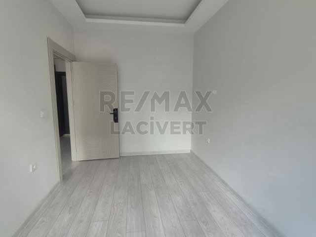 RE/MAX LACİVERT'TEN YILDIZKENT'TE 1+1 KİRALIK DAİRE