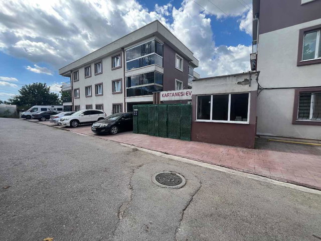 İZMİT KARADENİZLİLER MAHALLESİ 2+1 SİTE İÇİ SATILIK DAİRE