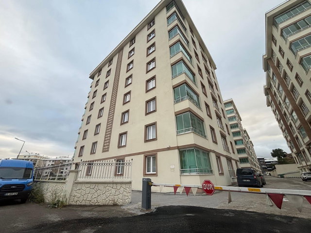 REMAX ARTIS'DEN YILDIZKENT'DE KIRALIK 4+1 DAIRE