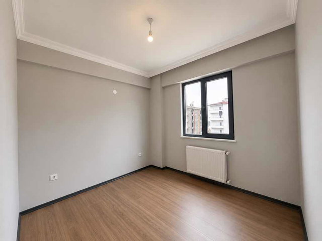 PELİTKÖY TRAMVAY DURAĞINA YAKIN KONUMDA EŞYASIZ 1+1 KİRALIK DAİRE