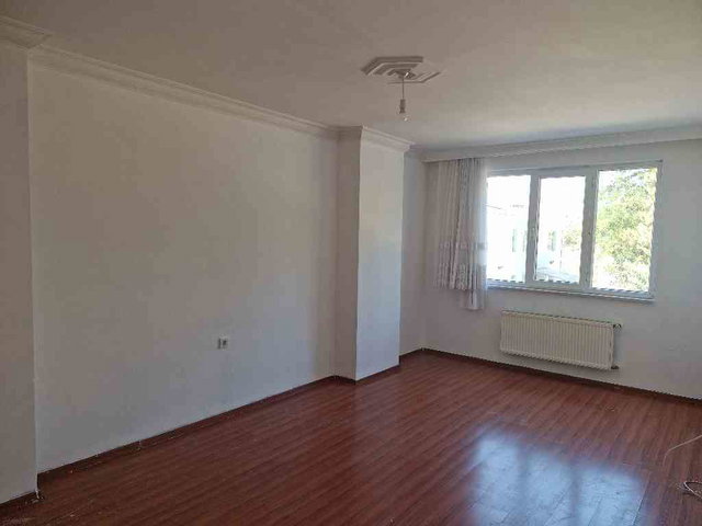 ESKİŞEHİR TEPEBAŞI’NDA 3+1 | 120 M² NET | BALKONLU | DOĞALGAZ KOMBİLİ | BOŞ KİRALIK DAİRE